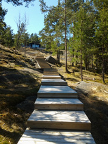 Rakennamme portaat ja terassit toivomustesi mukaan. Viimeistelty ja siisti lopputulos on meille kunnia-asia.